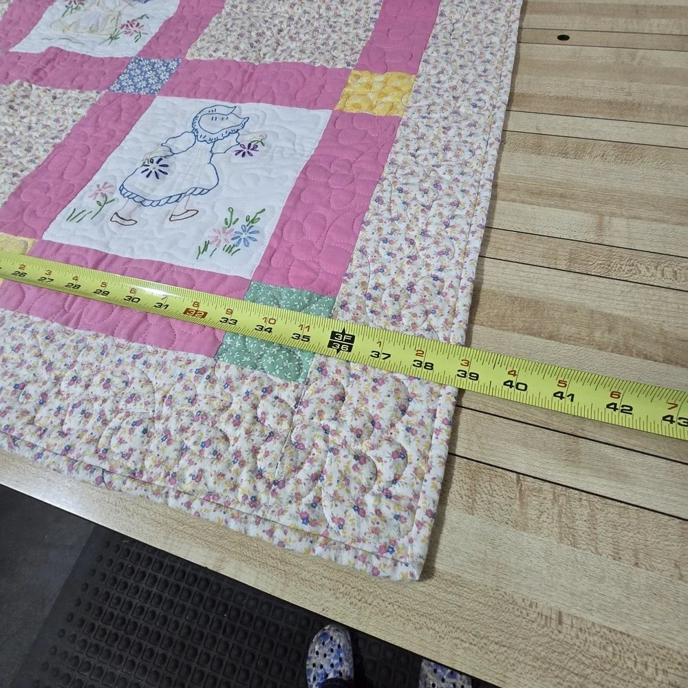 Vintage Crib Quilt Sunbonnet Pink Calico Floral Embroidered Baby Size 38